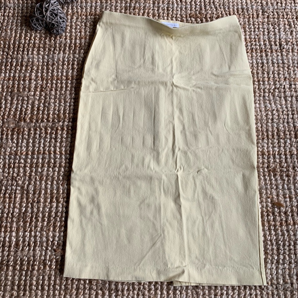 Yellow pencil skirt size medium